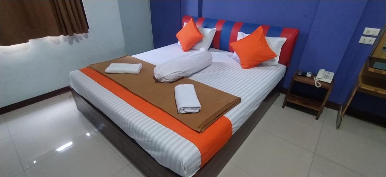 Grand Hotel Pemangkat Εξωτερικό φωτογραφία