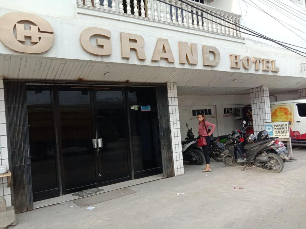 Grand Hotel Pemangkat Εξωτερικό φωτογραφία